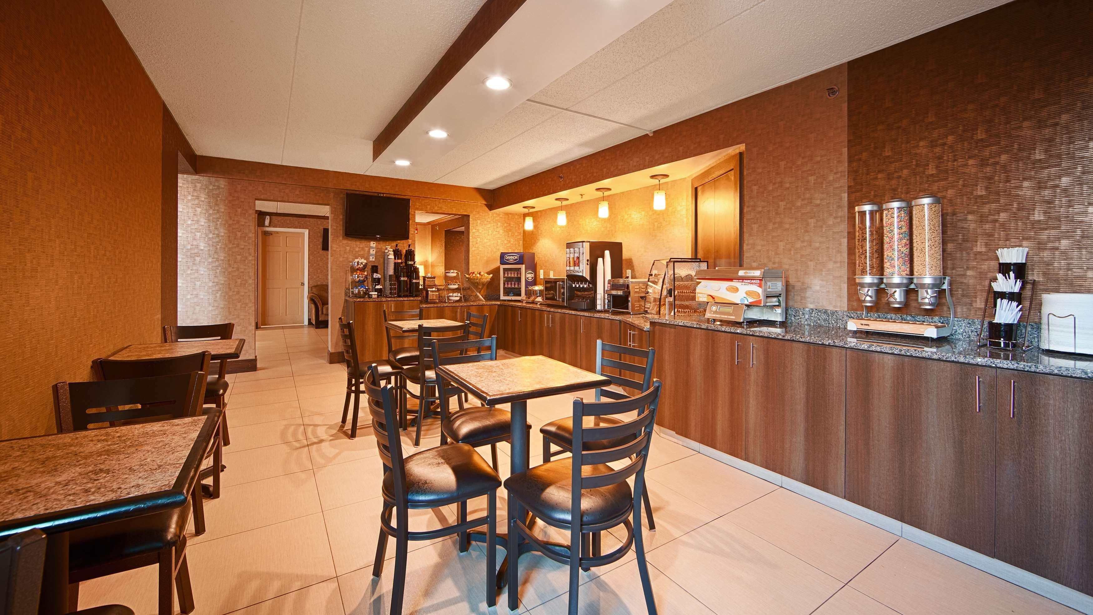 Best Western Inn Buffalo Airport Экстерьер фото