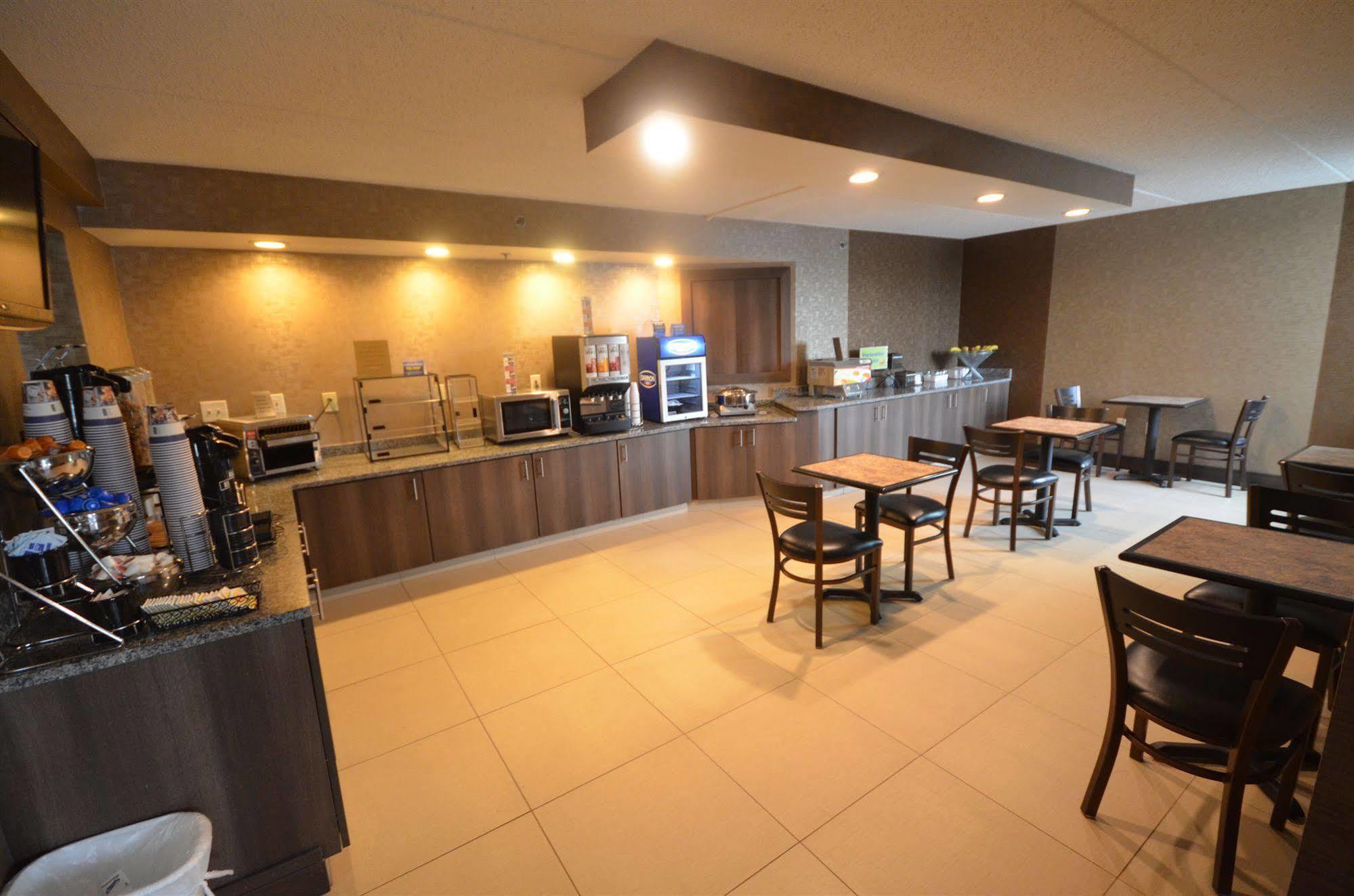 Best Western Inn Buffalo Airport Экстерьер фото